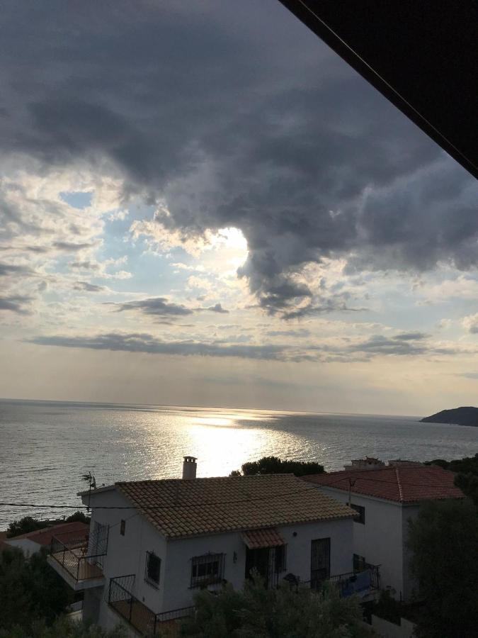 Apartment Sea View Llança Dış mekan fotoğraf